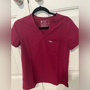 Figs Catarina one pocket scrubs top. Size XS in color magenta